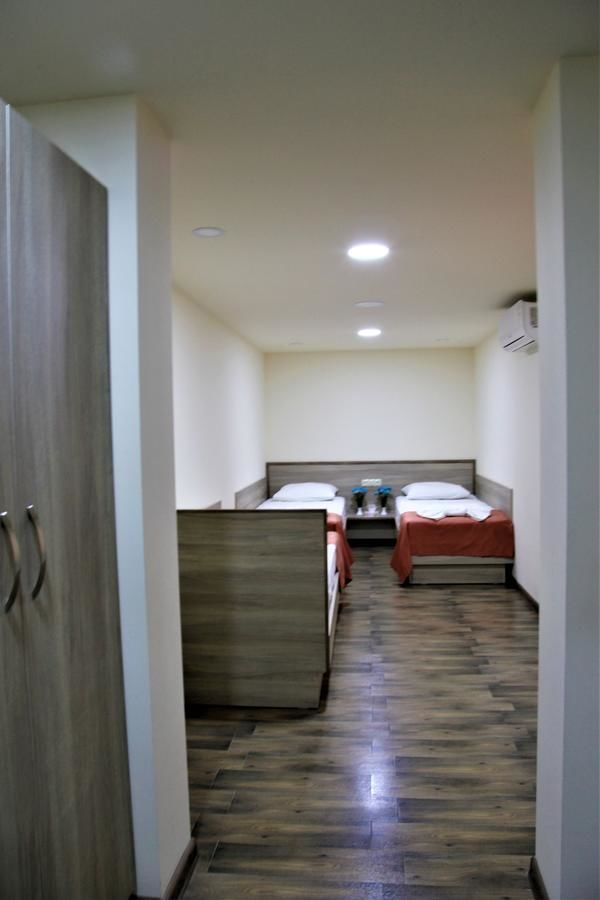 Отель Albert House Hotel and Tours Ереван