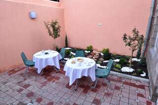 Отель Albert House Hotel and Tours Ереван Бюджетный двухместный номер с 1 кроватью-6