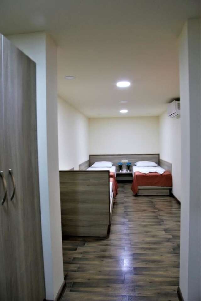 Отель Albert House Hotel and Tours Ереван-19