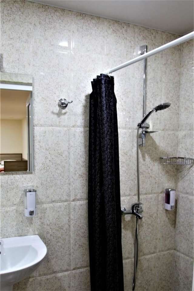 Отель Albert House Hotel and Tours Ереван-21