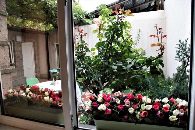 Отель Albert House Hotel and Tours Ереван-27
