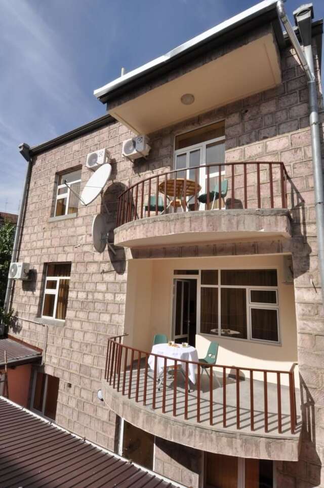 Отель Albert House Hotel and Tours Ереван-31