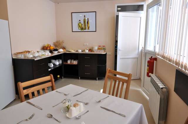 Отель Albert House Hotel and Tours Ереван-32