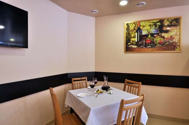 Отель Albert House Hotel and Tours Ереван-42