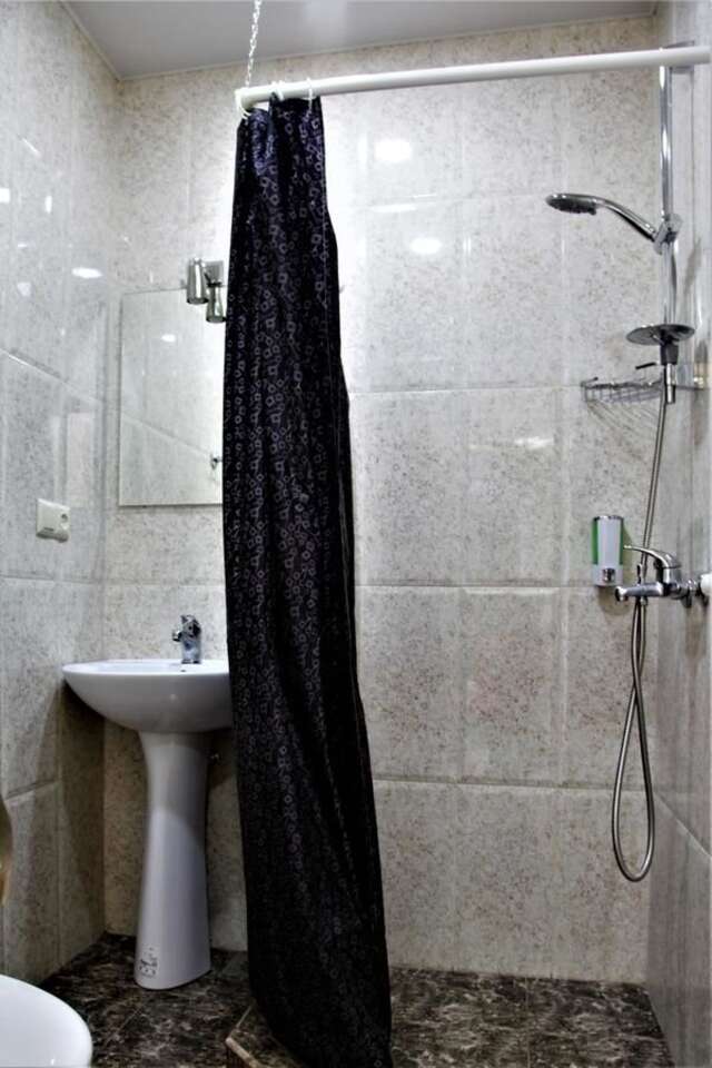 Отель Albert House Hotel and Tours Ереван-11